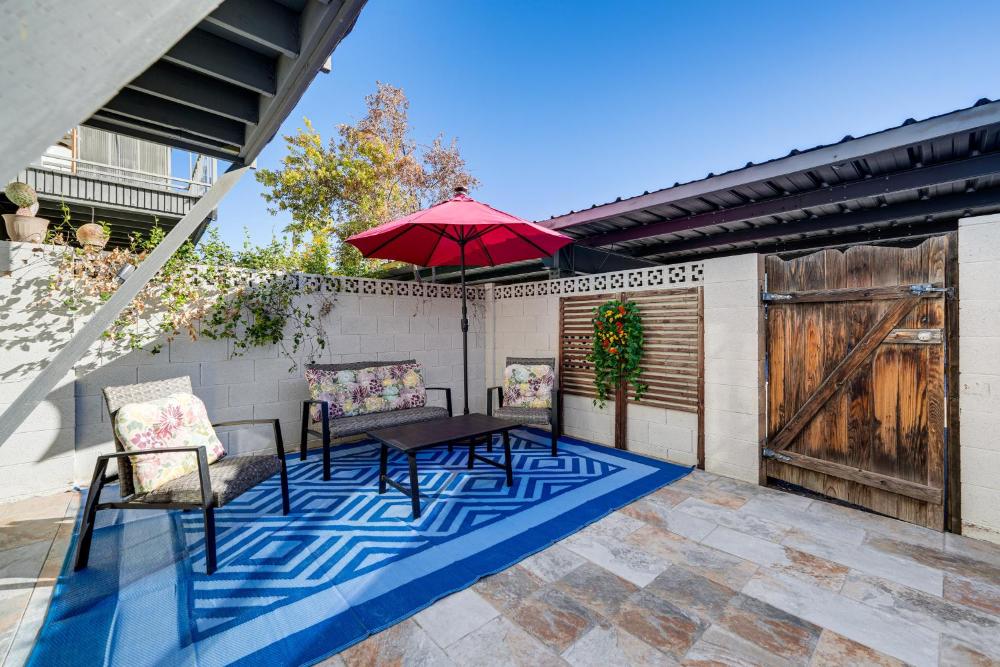 1 Mi to Old Town! Snowbird Escape with Pool Access